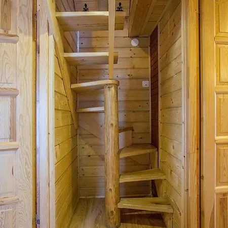 Mroz Lodge