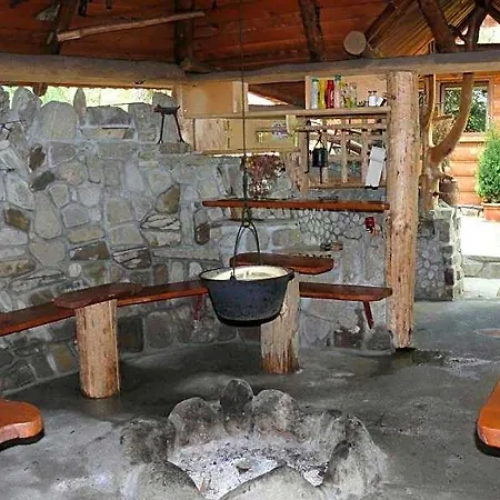 山林小屋 Mroz